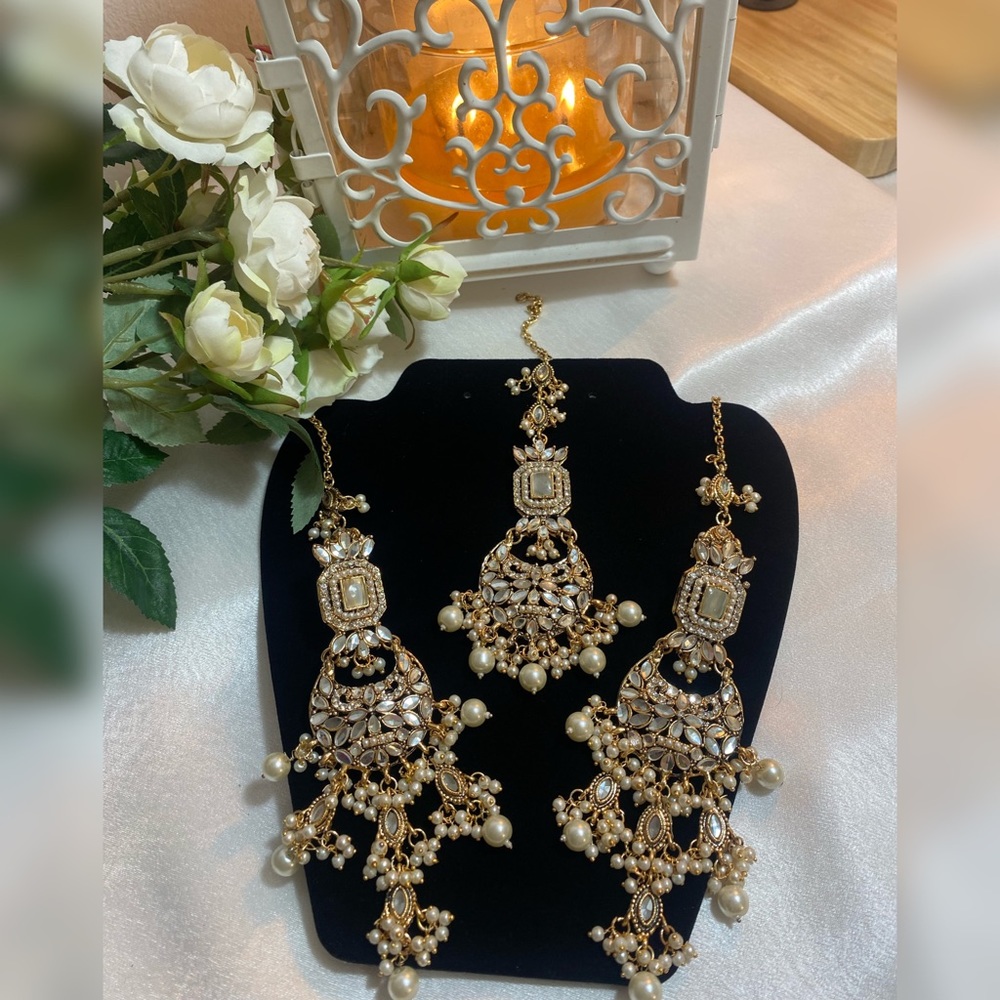 Kundan & Faux Pearl Earrings with Maang Tikka Set - Gold &  Beige